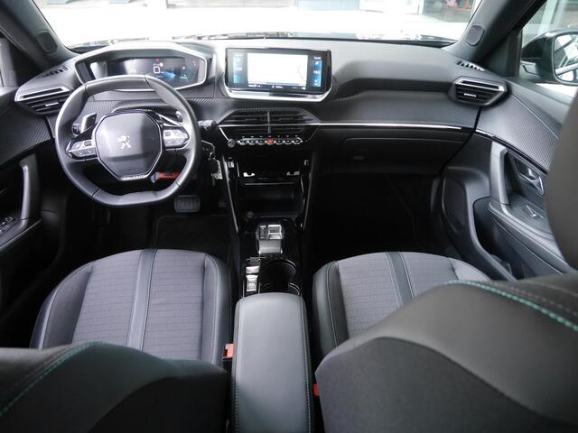 Peugeot 2008 1.2 PureTech Allure Pack | 130PK | Achteruitrijcamera | Navigatie | Cruise control | Lichtmetalen velgen | Trekhaak | Automaat | Apple carplay/Android auto