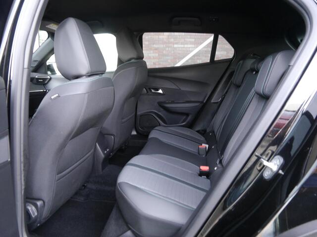 Peugeot 2008 1.2 PureTech Allure Pack | 130PK | Achteruitrijcamera | Navigatie | Cruise control | Lichtmetalen velgen | Trekhaak | Automaat | Apple carplay/Android auto