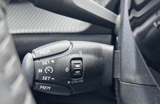 Peugeot 2008 1.2 CRUISE STOELVERW. APPLE HANDBAK LED