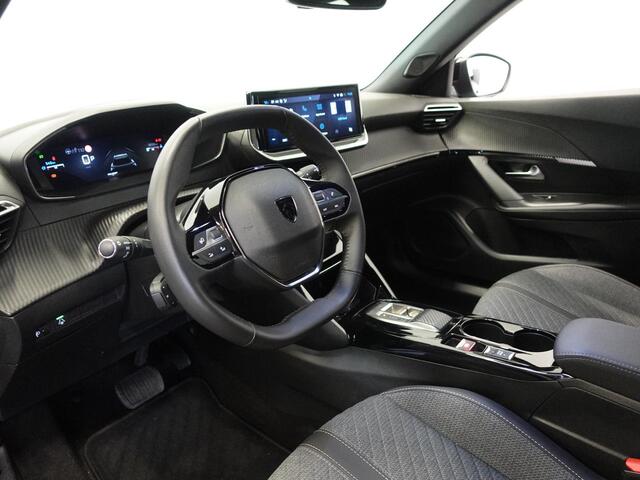 Peugeot 2008 1.2 PureTech 130pk Automaat Allure Navigatie Apple Carplay/Android Auto 360 camera Parkeersensoren Blind Spot Assist Adaptive Cruise Control Stoelverwarming Getinte ramen Climate Control