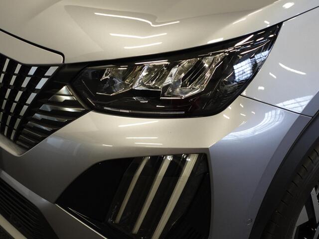 Peugeot 2008 1.2 PureTech 130pk Automaat Allure Navigatie Apple Carplay/Android Auto 360 camera Parkeersensoren Blind Spot Assist Adaptive Cruise Control Stoelverwarming Getinte ramen Climate Control