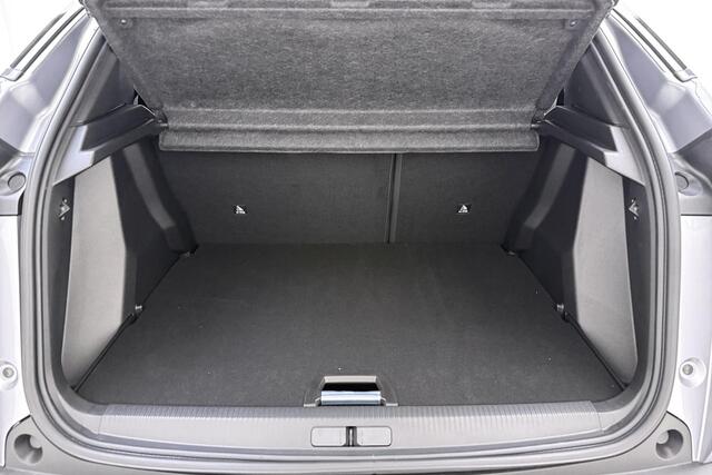 Peugeot 2008 1.2 Hybrid 145 Allure Navigation Pack l Vision Pack l DAB l LED l Bluetooth l Wireless Apple Carplay & Android Auto l 360 Camera l Adaptive Cruise Control l Climate Control l Lichtmetalen Velgen