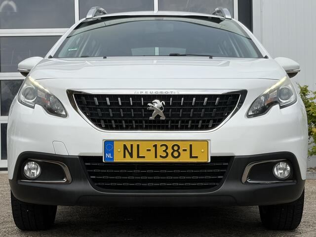 Peugeot 2008 1.2 PureTech Blue Lion 82pk | Apple Carplay/Android Auto | Cruise control | Dab | Lichtmetalen velgen 16" | Navigatiesysteem full map | Parkeersensor achter | Zeer nette auto!