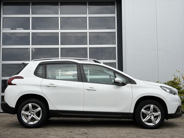 Peugeot 2008 1.2 PureTech Blue Lion 82pk | Apple Carplay/Android Auto | Cruise control | Dab | Lichtmetalen velgen 16" | Navigatiesysteem full map | Parkeersensor achter | Zeer nette auto!