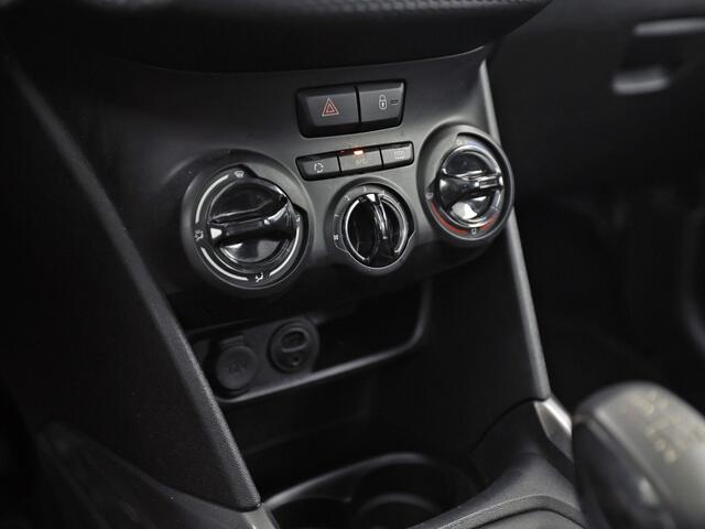 Peugeot 2008 1.2 PureTech Sport (PANORAMADAK, APPLE CARPLAY, NAVIGATIE, LM VELGEN, SPORTSTOELEN, PARKEERSENSOREN, CRUISE, NIEUWSTAAT)