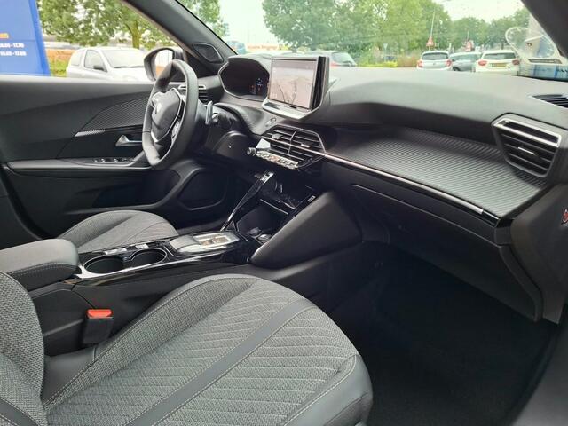 Peugeot 2008 1.2 PURETECH ALLUREPACK AUTOMAAT 130PK AIRCO NAVI CLIMA PDC-CAMERA
