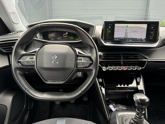 Peugeot 2008 1.2 PureTech Allure 2e Eigenaar l D-riem vv in 08/2024 l Camera360° l Draadloze telefoonlader l 131pk l Carplay l Navi l 6 Bak l Clima l Cruise l Halfleder l Keylss l 17'' Lmv l Pdc l N.A.P l Nieuwe Apk bij Aflevering