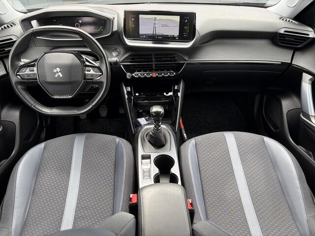 Peugeot 2008 1.2 PureTech Allure 2e Eigenaar l D-riem vv in 08/2024 l Camera360° l Draadloze telefoonlader l 131pk l Carplay l Navi l 6 Bak l Clima l Cruise l Halfleder l Keylss l 17'' Lmv l Pdc l N.A.P l Nieuwe Apk bij Aflevering