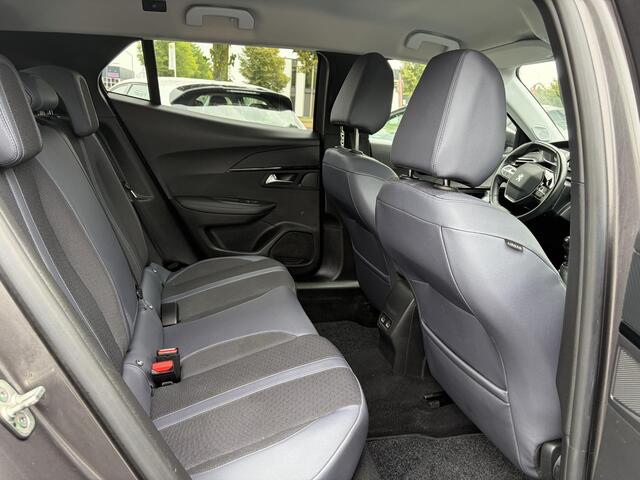Peugeot 2008 1.2 PureTech Allure 2e Eigenaar l D-riem vv in 08/2024 l Camera360° l Draadloze telefoonlader l 131pk l Carplay l Navi l 6 Bak l Clima l Cruise l Halfleder l Keylss l 17'' Lmv l Pdc l N.A.P l Nieuwe Apk bij Aflevering