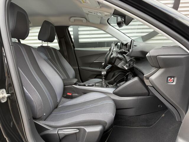 Peugeot 2008 1.2 PureTech Allure 1e Eigenaar|Navi|Camera|i-Cockpit|Clima|Cruise|Stoelverwarming|Carplay|PDC|APK tot 06-2028