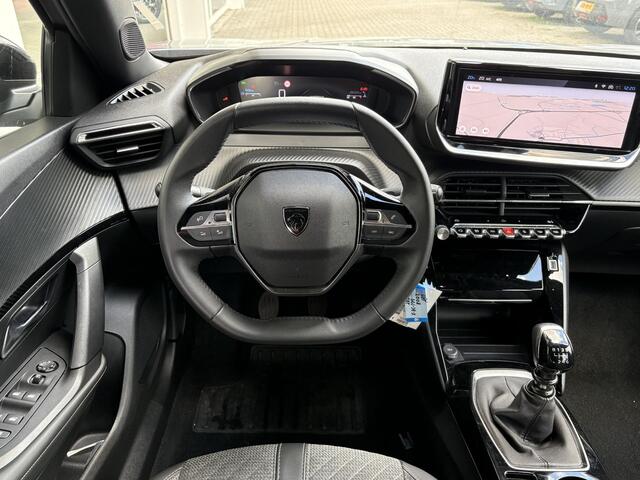 Peugeot 2008 1.2T 100pk Allure | Achteruitrijcamera | Navigatie | Facelift model | Privacy Glass | Lichtmetalen velgen