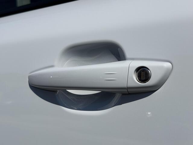Peugeot 2008 GT 1.2 Hybrid 145PK e-DCS6 Automaat Navigatie, Rondomzichtcamera, Dodehoekdetectie, Keyless, Apple Carplay, Android Auto