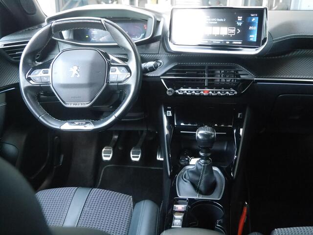 Peugeot 2008 1.2 PureTech GT | 130PK | Afneembare trekhaak | Zwart dak | Getint glas | 18inch velgen | Full-LED | Dealer onderhouden | Navigatie | Keyless entry en start