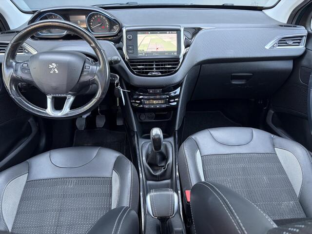 Peugeot 2008 1.2 PureTech Allure ?1e Eigenaar?D-riem vv in 2025?110pk?Navi?Pano?Carplay?Pdc V+A?Lm velgen?N.A.P?Halfleder?Clima?Apk tot 10-2027