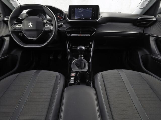 Peugeot 2008 1.2 PureTech Allure Pack 131Pk (VIRTUAL COCKPIT, APPLE CARPLAY, GROOT NAVI, LEDER, 360 CAMERA, SPORTSTOELEN, GETINT GLAS, KEYLESS, TREKHAAK, NIEUWSTAAT)