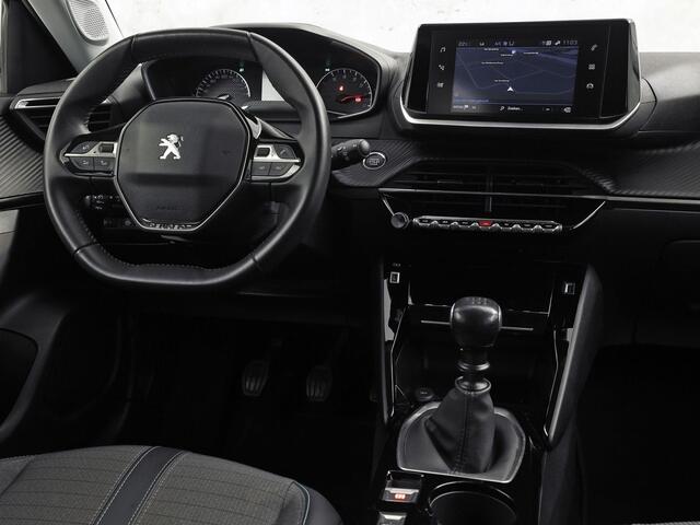 Peugeot 2008 1.2 PureTech Allure Pack 131Pk (VIRTUAL COCKPIT, APPLE CARPLAY, GROOT NAVI, LEDER, 360 CAMERA, SPORTSTOELEN, GETINT GLAS, KEYLESS, TREKHAAK, NIEUWSTAAT)