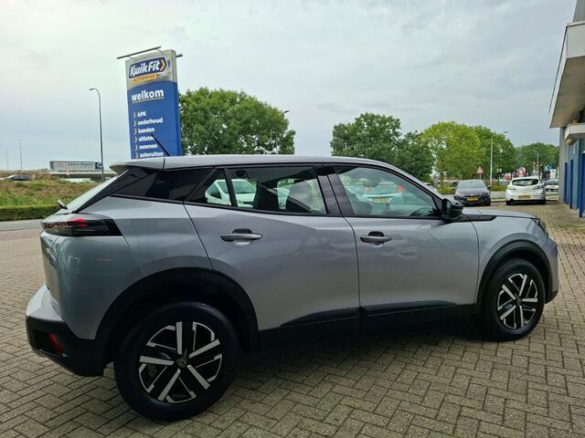 Peugeot 2008 1.2 HYBRIDE 136 STYLE AUTOMAAT AIRCO PDC CARPLAY