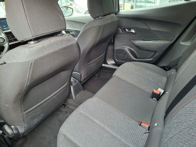 Peugeot 2008 1.2 HYBRIDE 136 STYLE AUTOMAAT AIRCO PDC CARPLAY