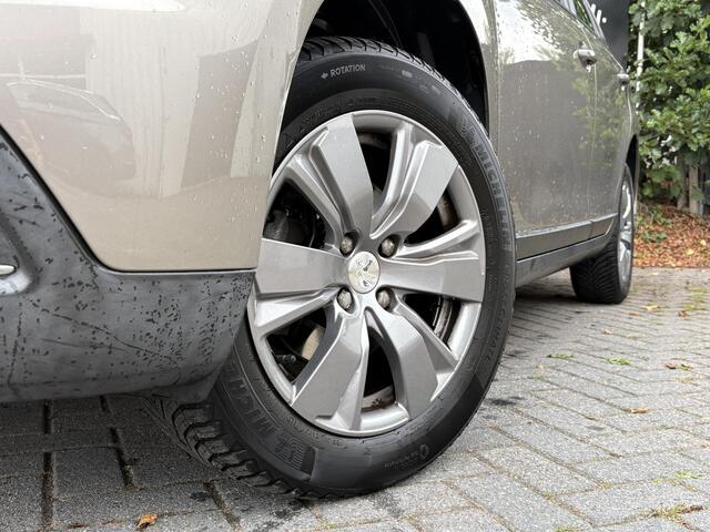 Peugeot 2008 1.2 PureTech Blue Lion - Navigatie - Airconditioning - Trekhaak - Cruise Control