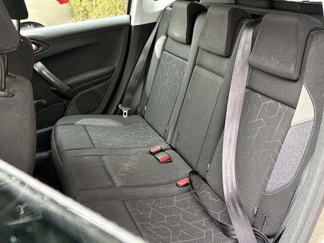 Peugeot 2008 1.2 PureTech Blue Lion - Navigatie - Airconditioning - Trekhaak - Cruise Control