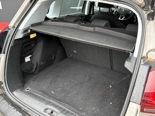 Peugeot 2008 1.2 PureTech Blue Lion - Navigatie - Airconditioning - Trekhaak - Cruise Control