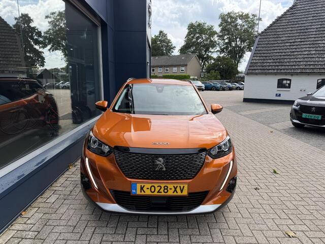Peugeot 2008 1.2 Turbo 100PK Allure Pack | Navigatie | 3D Virtual Cockpit | LED Verlichting | Half Lederen Bekleding | Keyless Start | Climate Control | Cruise Control | 17 Inch Lichtmetalen Velgen |