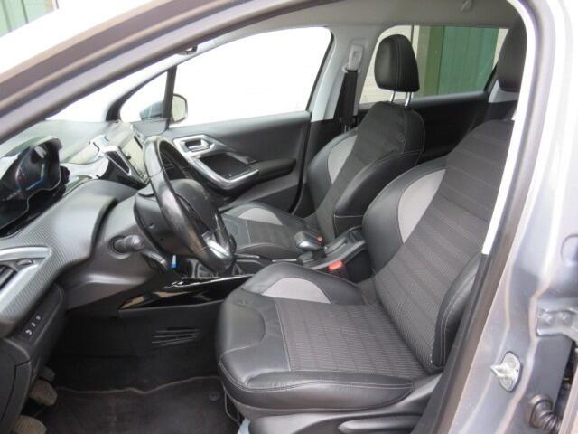 Peugeot 2008 1.2 PURETECH ALLURE