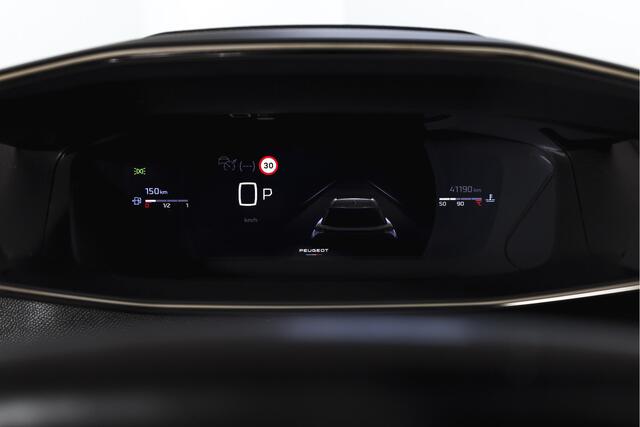 Peugeot 2008 1.2 PureTech 130 GT 131 PK | Dig. Cockpit | Adapt. Cruise | PDC | Camera | NAV + App. Connect | ECC | LM 17" |