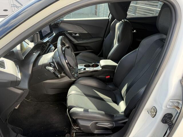 Peugeot 2008 1.2 PureTech GT-Line | D.RIEM Vervangen | Trekhaak | Automaat | Navi |