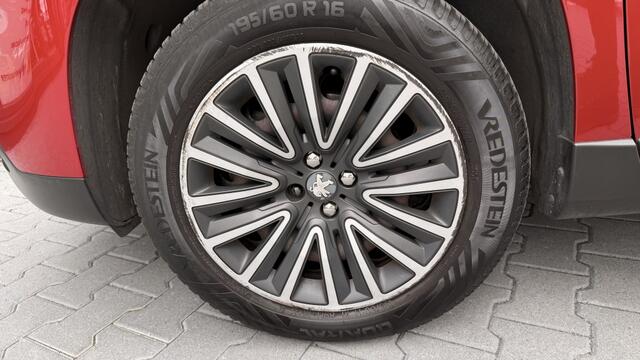 Peugeot 2008 1.2 PureT. Blue Lion