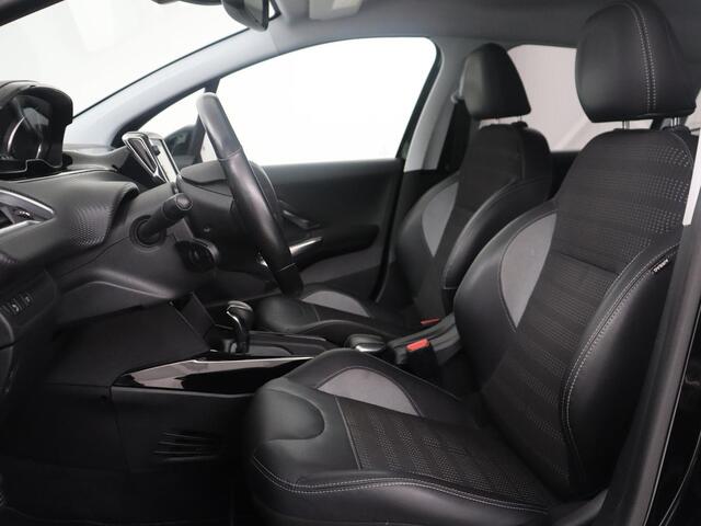 Peugeot 2008 1.2 PureTech Allure | Half Leder | Carplay | Climate control | Full LED | Cruise control | Navigatie | Park assist |