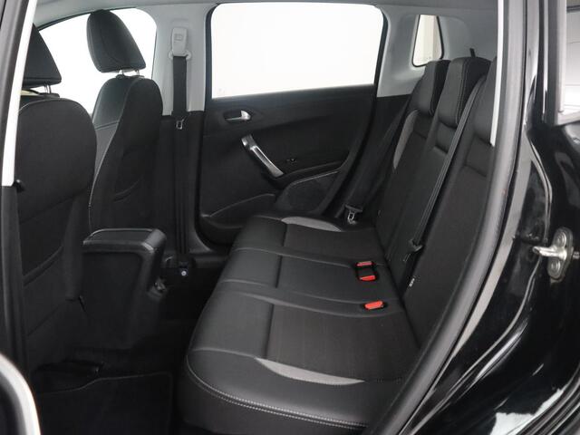 Peugeot 2008 1.2 PureTech Allure | Half Leder | Carplay | Climate control | Full LED | Cruise control | Navigatie | Park assist |