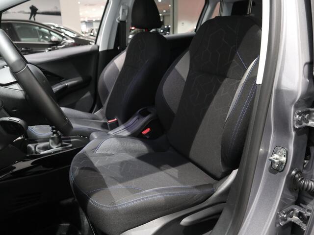 Peugeot 2008 Signature - NAVIGATIE - AIRCO - PARKEERSENSOREN