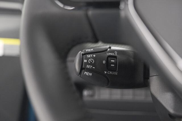 Peugeot 2008 1.2 Hybrid 145 Allure | Apple Carplay | Climate Control | Parkeersensoren Voor + Achter