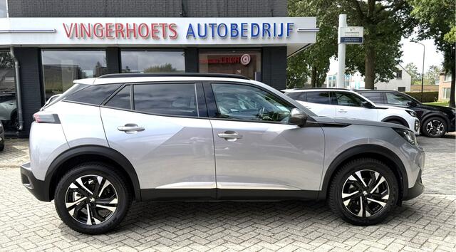 Peugeot 2008 Benzine 130 Pk * Hele Complete * * Trekhaak * Navigatie * Vierseizoenenbanden * Achteruitrij Camera * 1/2 Lederen Interieur * Keyless Start Button * Climate & Cruise Control * Vingerhoets; Vierde Generatie Eersteklas Service. Al meer dan 100 jaar een begrip in de Brabantse Kempen
