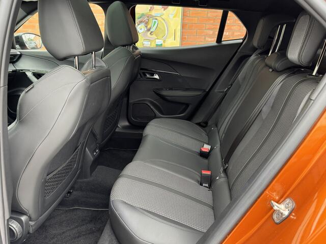 Peugeot 2008 PureTech 130 GT-Line | Trekhaak afneembaar | Schuifdak | Adaptive Cruise Control | Keyless | Carplay/Android Auto | Climate Control |