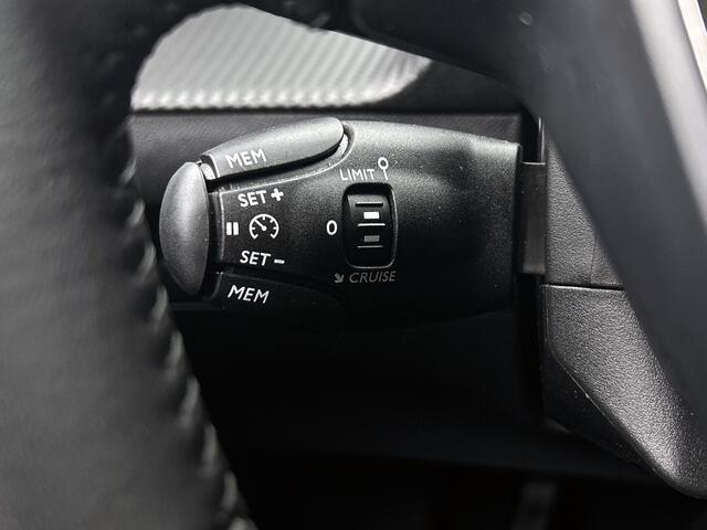 Peugeot 2008 100pk Allure | Rijklaar | Apple Carplay | Parkeersensoren voor en achter |
