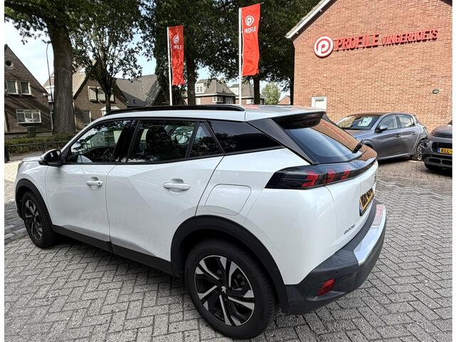 Peugeot 2008 1.2 Benzine 100 Pk. Allure * Navigatie * L.M. Velgen met Vierseizoenenbanden * Achteruitrij Camera * Vingerhoets; Vierde Generatie Eersteklas Service. Al meer dan 100 jaar een begrip in de Brabantse Kempen
