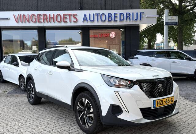 Peugeot 2008 1.2 Benzine 100 Pk. Allure * Navigatie * L.M. Velgen met Vierseizoenenbanden * Achteruitrij Camera * Vingerhoets; Vierde Generatie Eersteklas Service. Al meer dan 100 jaar een begrip in de Brabantse Kempen