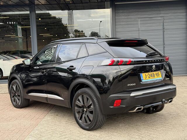 Peugeot 2008 1.2 PureTech GT-Line TREKHAAK | LEDER | AWD | 360 GRADEN CAMERA | STOELVERWARMING | STUURVERWARMING | PANORAMADAK | NAVIGATIE | LED | DODEHOEK DETECTIE | APPLE CARPLAY / ANDROID AUTO | ADAPTIEVE CRUISECONTROL |
