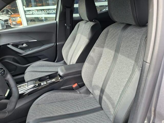 Peugeot 2008 1.2 PURETECH ALLUREPACK AUTOMAAT 130PK AIRCO NAVI CLIMA PDC-CAMERA