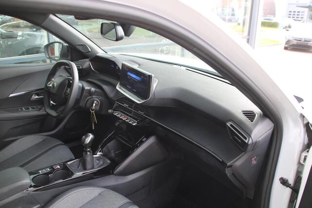 Peugeot 2008 1.2 PureTech 100 Allure Airco Carplay Rondom sensoren Nieuwstaat 15.768km