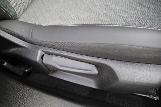 Peugeot 2008 1.2 PureTech 100 Allure Airco Carplay Rondom sensoren Nieuwstaat 15.768km