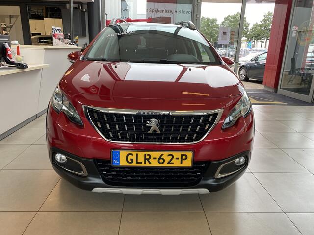 Peugeot 2008 1.2 PureTech Blue Lease Allure,Automaat,Navigatie,Parkeerassistent,Panoramadak,Climate&Cruisecontrol,Spraakbediening,Halfleder/Stof,Dakrail,16 Inch Lmv