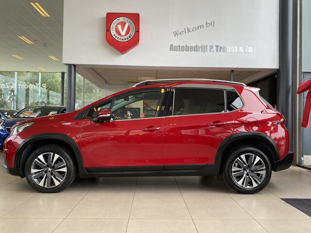 Peugeot 2008 1.2 PureTech Blue Lease Allure,Automaat,Navigatie,Parkeerassistent,Panoramadak,Climate&Cruisecontrol,Spraakbediening,Halfleder/Stof,Dakrail,16 Inch Lmv