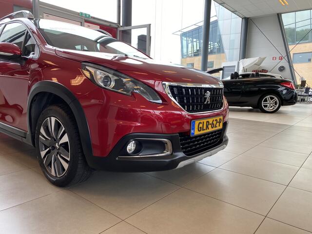 Peugeot 2008 1.2 PureTech Blue Lease Allure,Automaat,Navigatie,Parkeerassistent,Panoramadak,Climate&Cruisecontrol,Spraakbediening,Halfleder/Stof,Dakrail,16 Inch Lmv