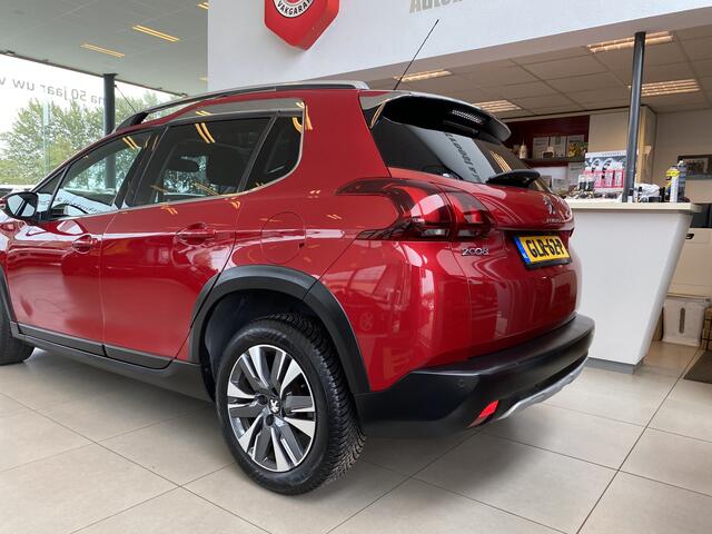 Peugeot 2008 1.2 PureTech Blue Lease Allure,Automaat,Navigatie,Parkeerassistent,Panoramadak,Climate&Cruisecontrol,Spraakbediening,Halfleder/Stof,Dakrail,16 Inch Lmv