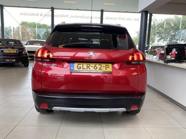 Peugeot 2008 1.2 PureTech Blue Lease Allure,Automaat,Navigatie,Parkeerassistent,Panoramadak,Climate&Cruisecontrol,Spraakbediening,Halfleder/Stof,Dakrail,16 Inch Lmv