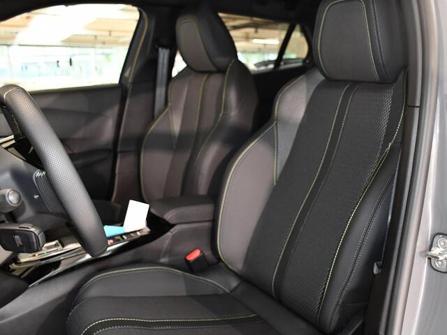 Peugeot 2008 1.2 Hybrid 145 GT .