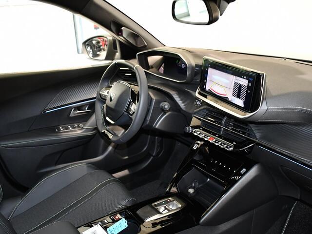 Peugeot 2008 1.2 Hybrid 145 GT .